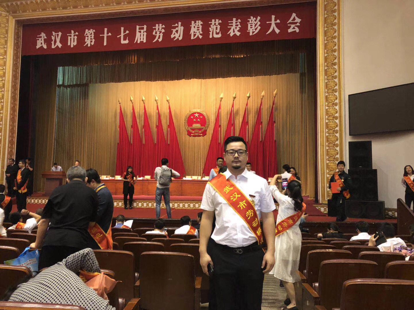 天馬建設(shè)集團(tuán)李生文同志榮獲“武漢市第十七屆勞動(dòng)模范”稱(chēng)號(hào)